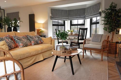 Antrim Villa | Mary's Lane