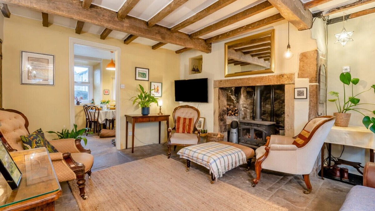 Hebden House | Maryan Cottage - Two Bedroom House, Sleeps 4