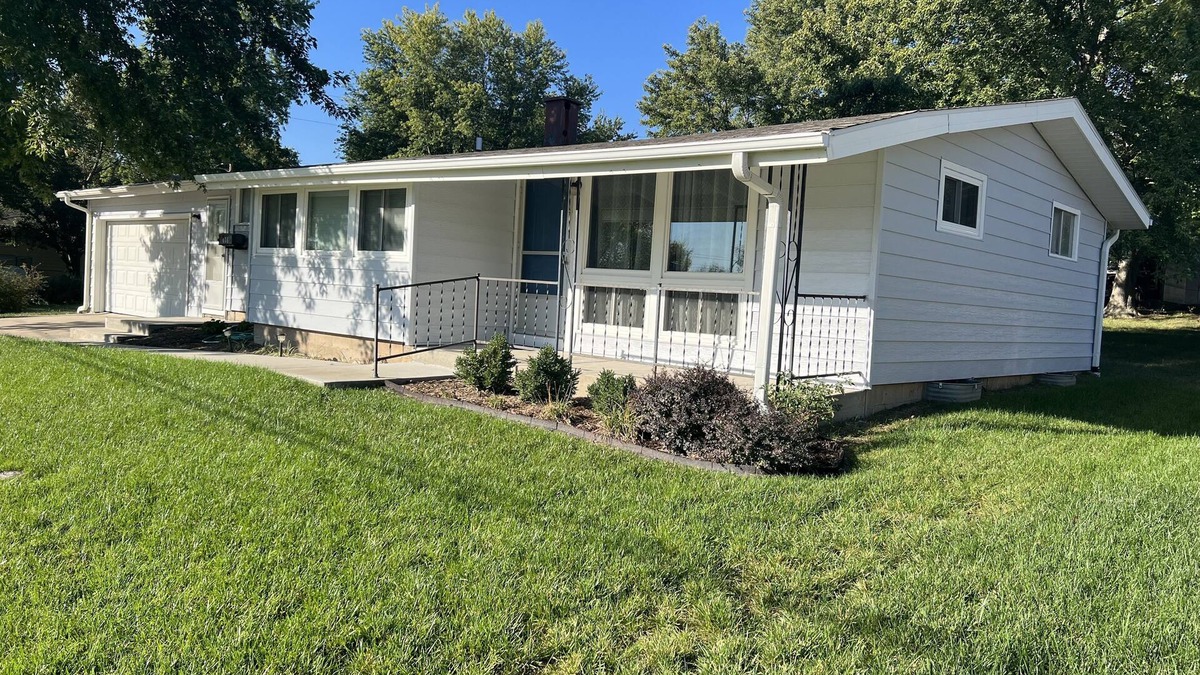 Frankfort House | Maryann’s Guest House-ranch style home in the quiet community of Frankfort