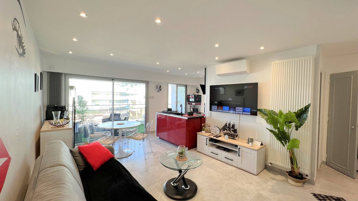 Cannes Apartment | Maryline