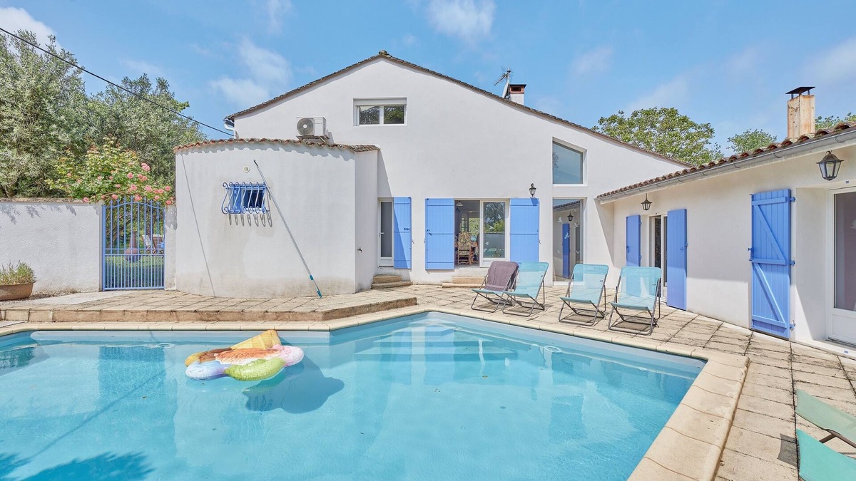 Monfaucon House | Mas Blanc Monfaucon - Grande maison avec piscine