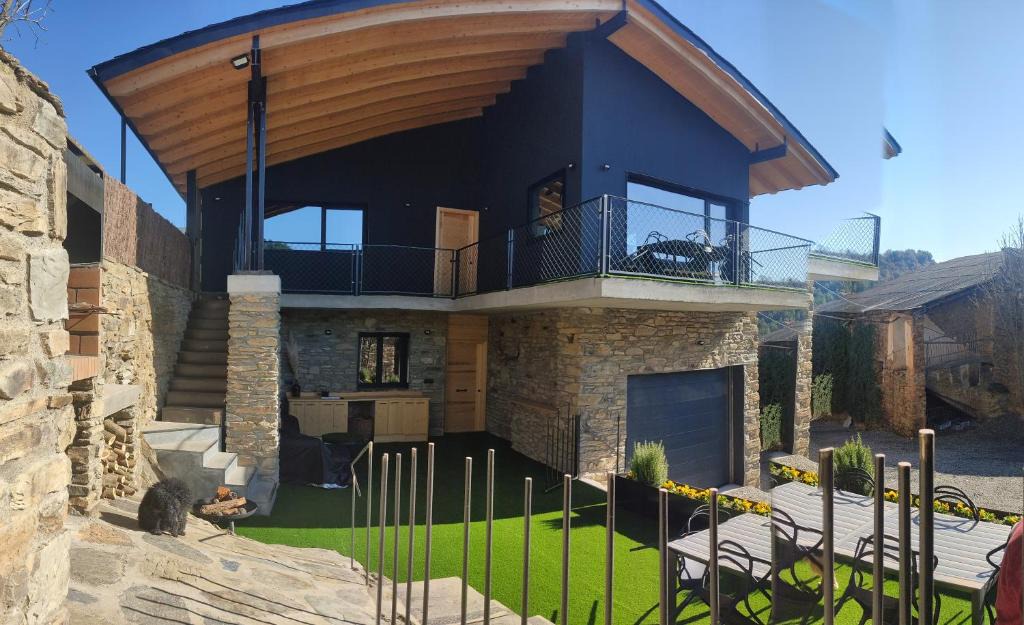 Montferrer I Castellbo House | Mas d'en Roqueta CASA