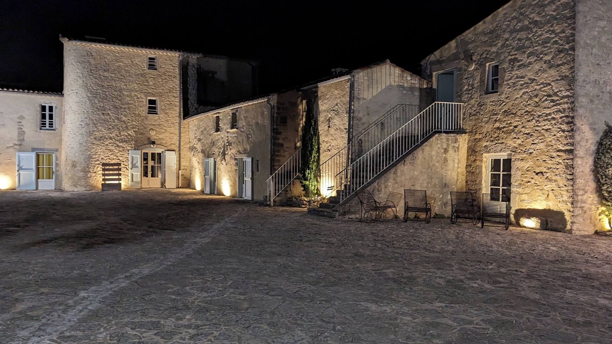 Ferrieres-les-Verreries Hotel | Mas de Baumes - Ferrières