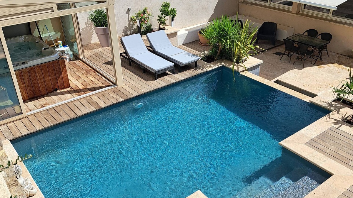 Paradou Cottage | Mas du Touret infinity pool and jacuzzi