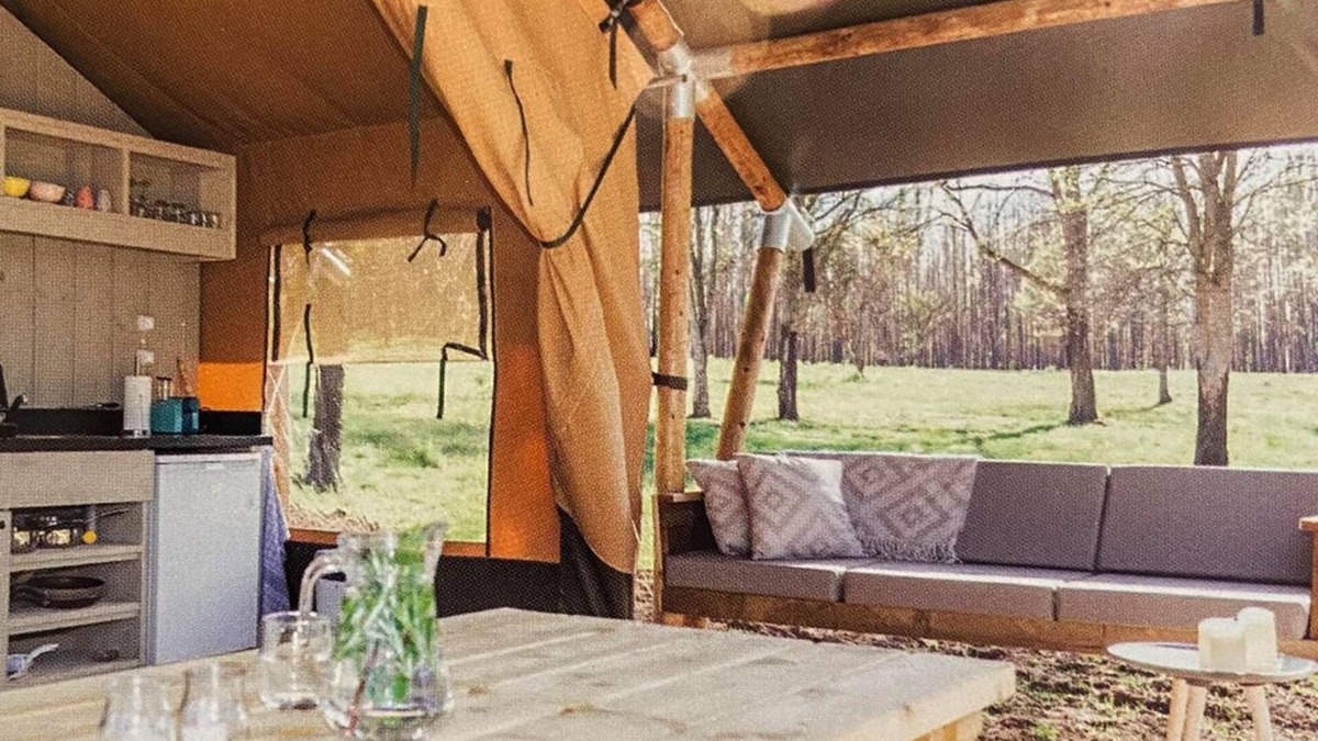 Sille-le-Philippe Ski Chalet | MASAI MARA Lodge Tent, home comforts and open-air pleasure