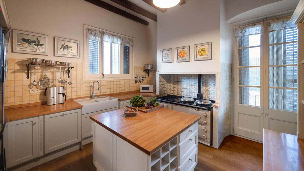 Santa Maria de Merles Cottage | Masia Escrigas Organic Farm