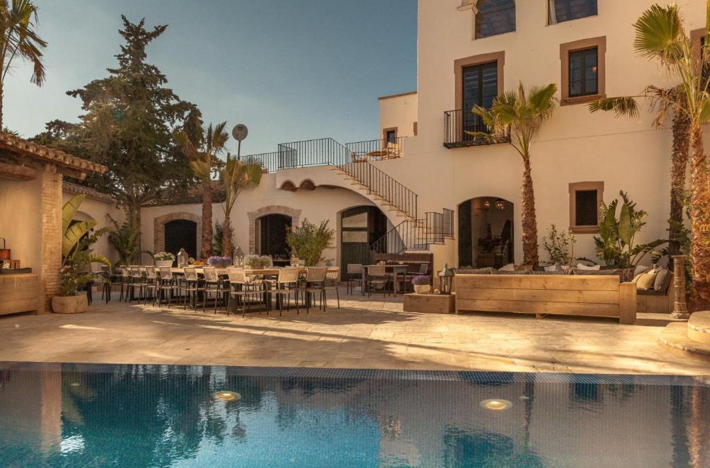 Sant Pere de Ribes Villa | Masia Victoria