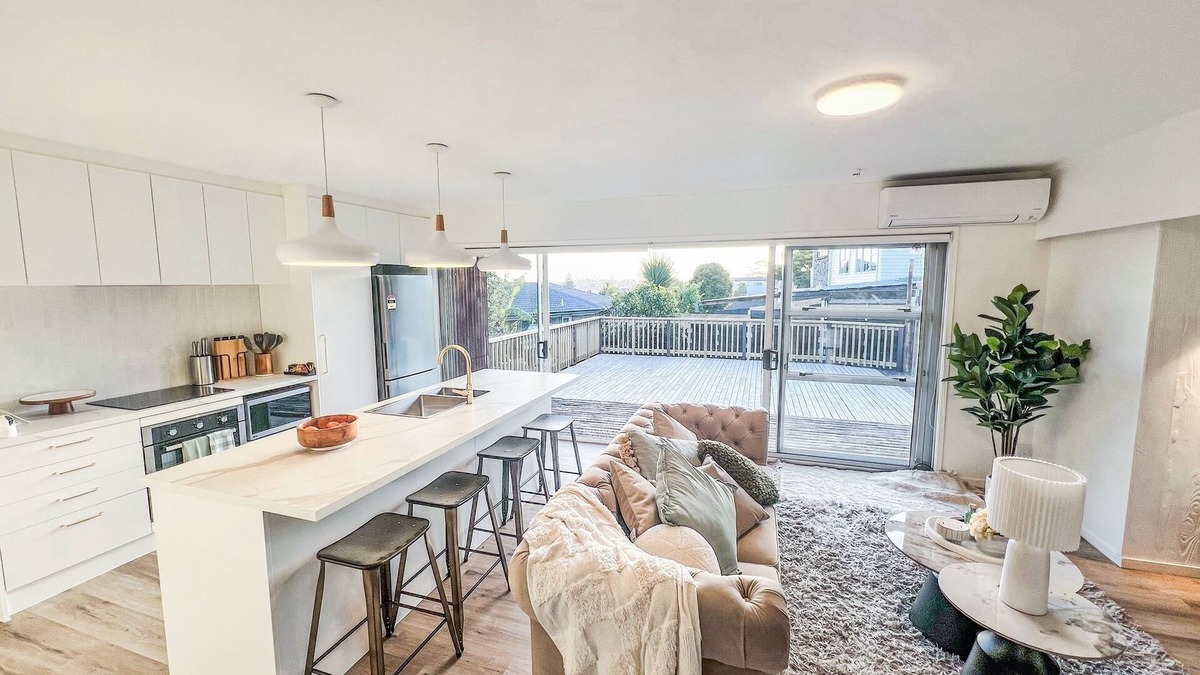 Pakuranga House | Masina & Moana cosy guest homes in East Auckland, ideal for large groups.