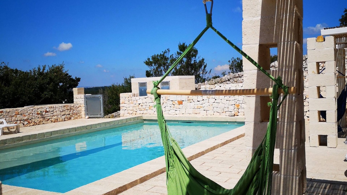 Cisternino Apartment | MASSERIA POESIA-DIMORA ROSSA-TRULLI-vacation-pool supervista-valle d'Itria