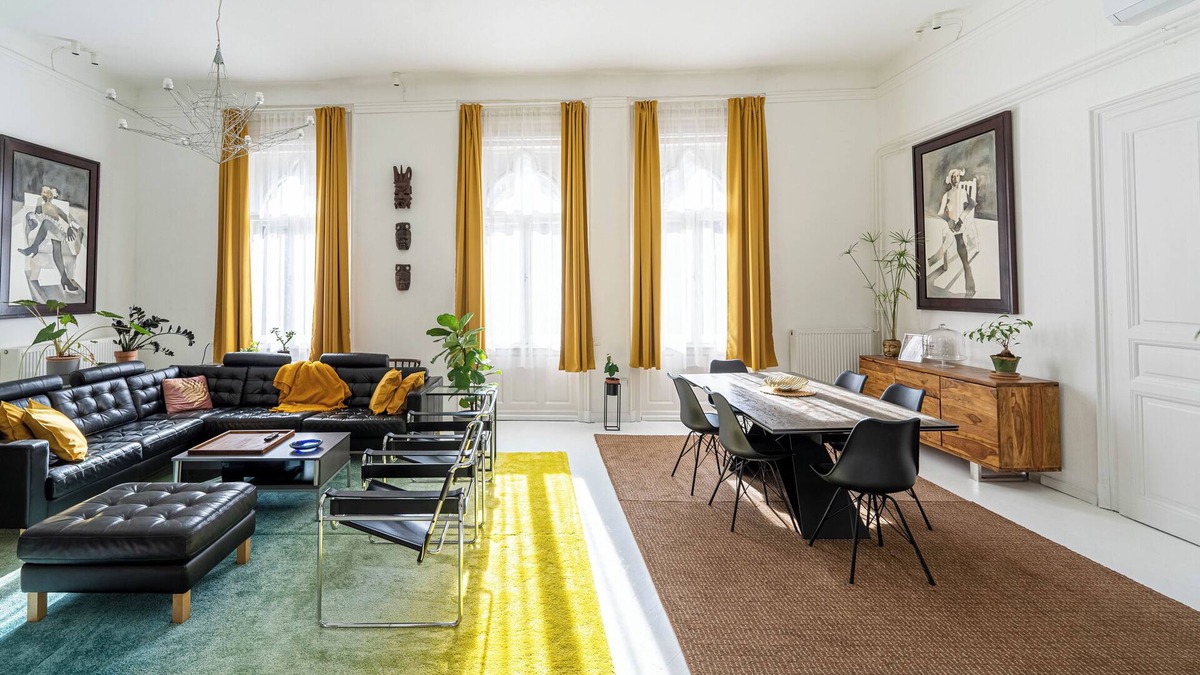 Palace District Apartment | Massimo's Palace Appartament - Comfortable accomodates up to 9 guest.