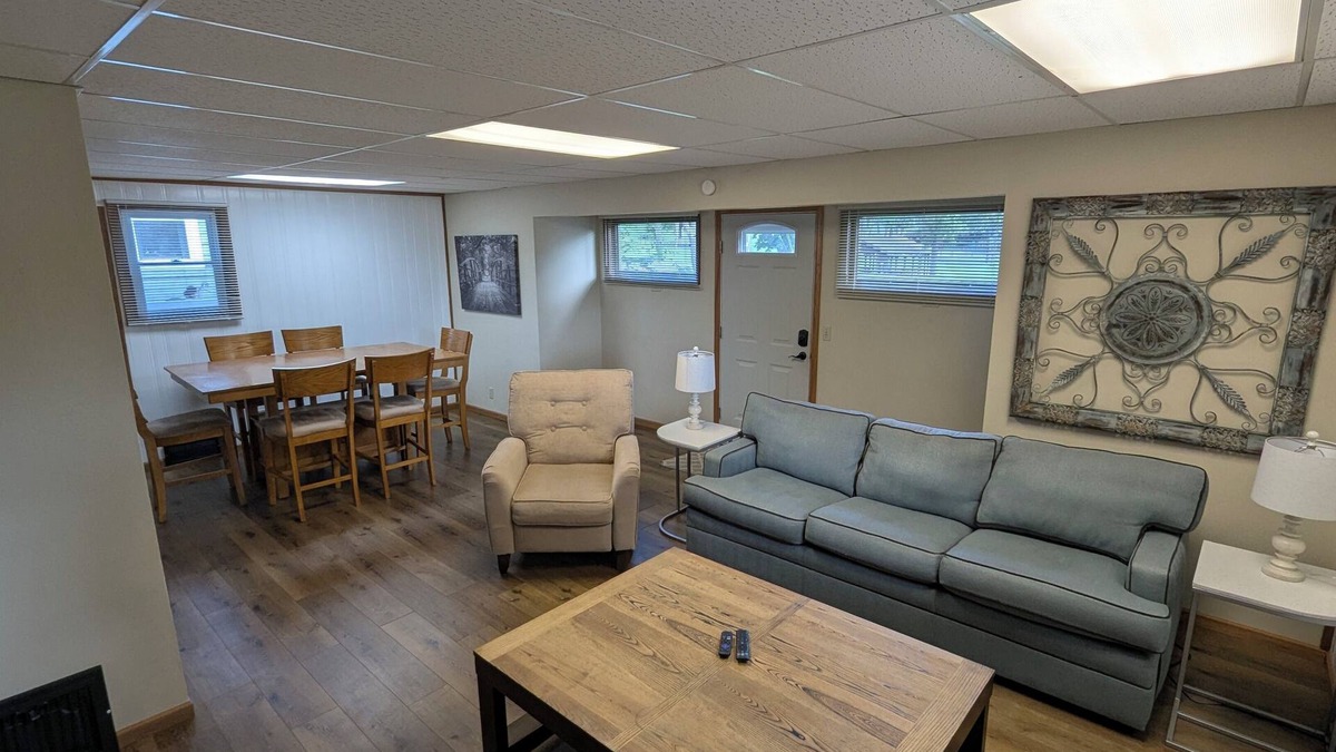 West Baraboo House | Massive 2-bedroom lower unit with fast WI-FI & in unit washer/dryer