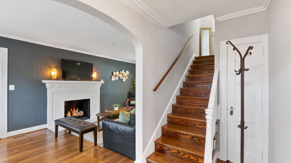 Potomac West Apartment | Massive 5BR Historic CozySuites House