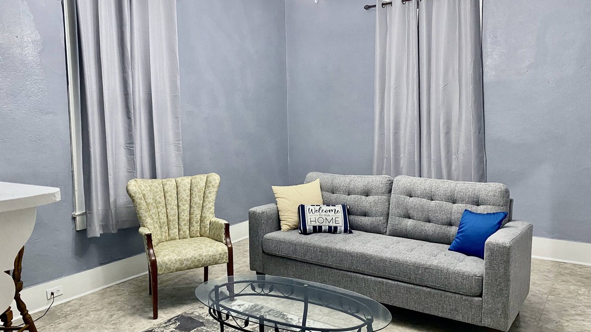 Selma House | MASSIVE THREE BEDROOM HOME IN SELMA