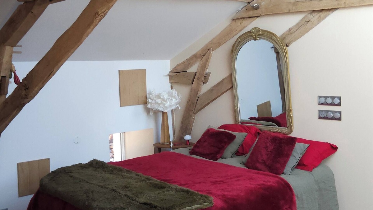 Vergt Bed & Breakfast | Master bedroom 50 m2 Great comfort 5 minutes from Lac de Neufond