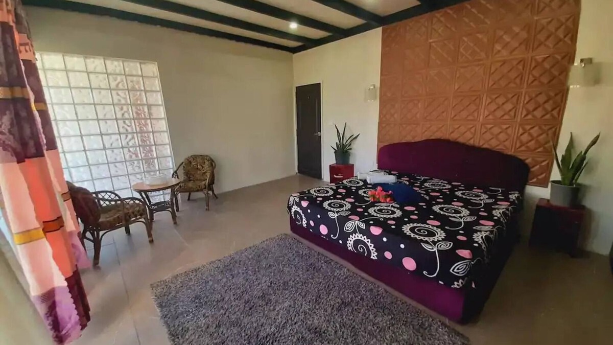 Pacific Harbour Villa | Master bedroom, Large bed, parking