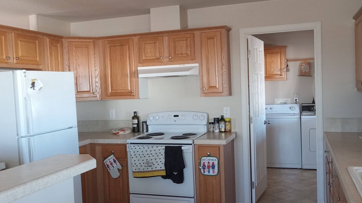 Quartzsite Bed & Breakfast | Master suite with private bathroom, as well as shared, living, kitchen, WiFi