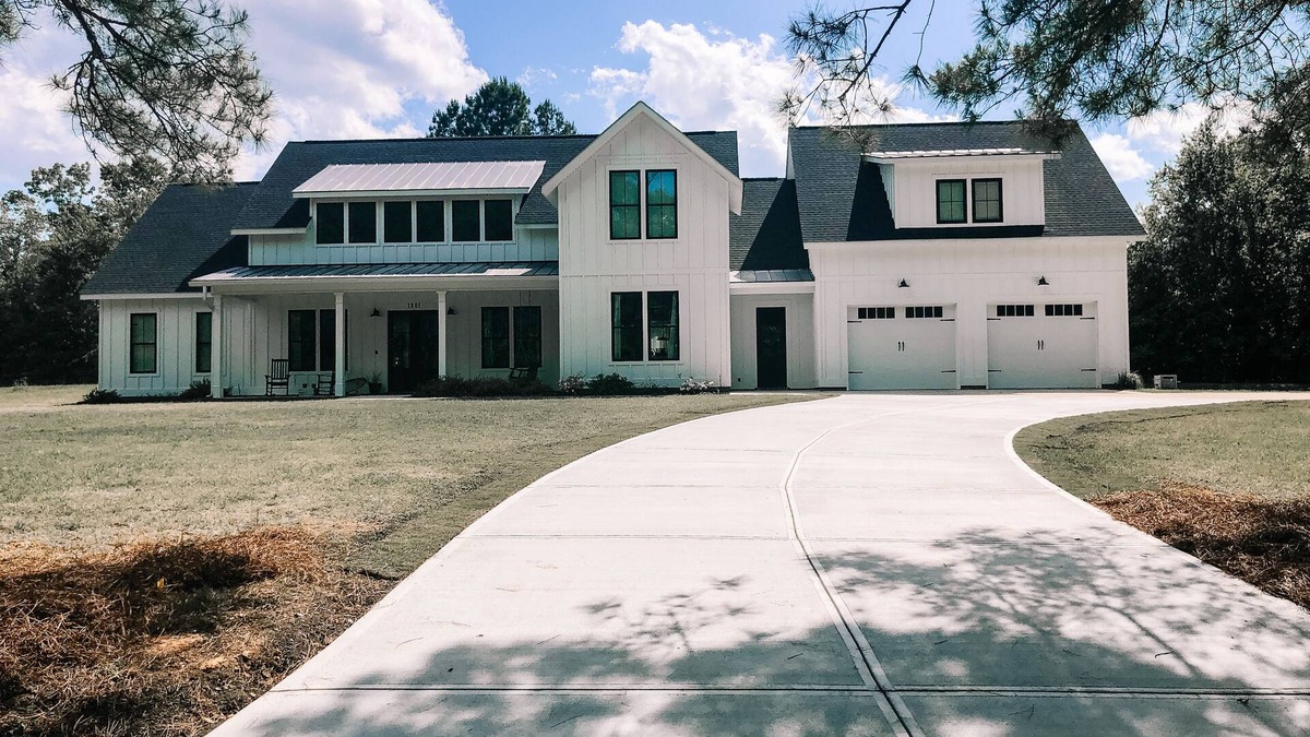 Evans House | Masters Housing at its Best!