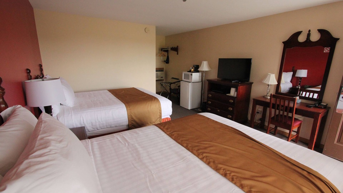Napanee Hotel | Masterson's Motel