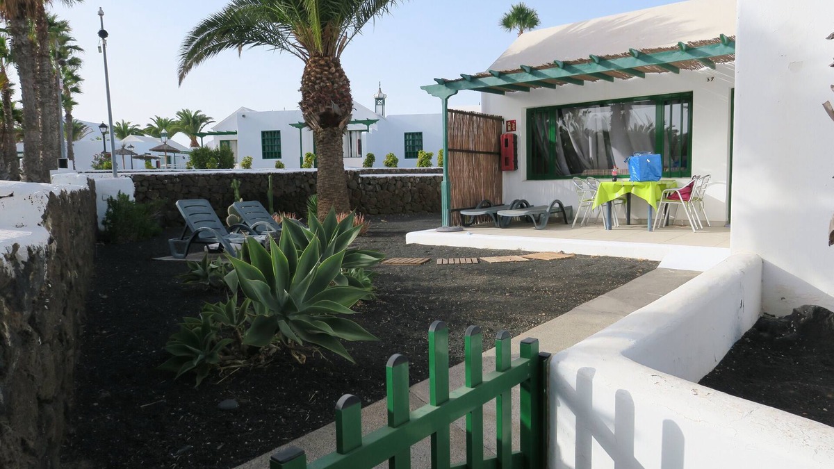 Matagorda House | Matagorda Superior Bungalow - Garden - Seafront - Pools - Air Conditioned - WiFi