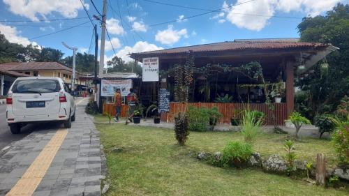 Ambarita House | Matahari Guest House