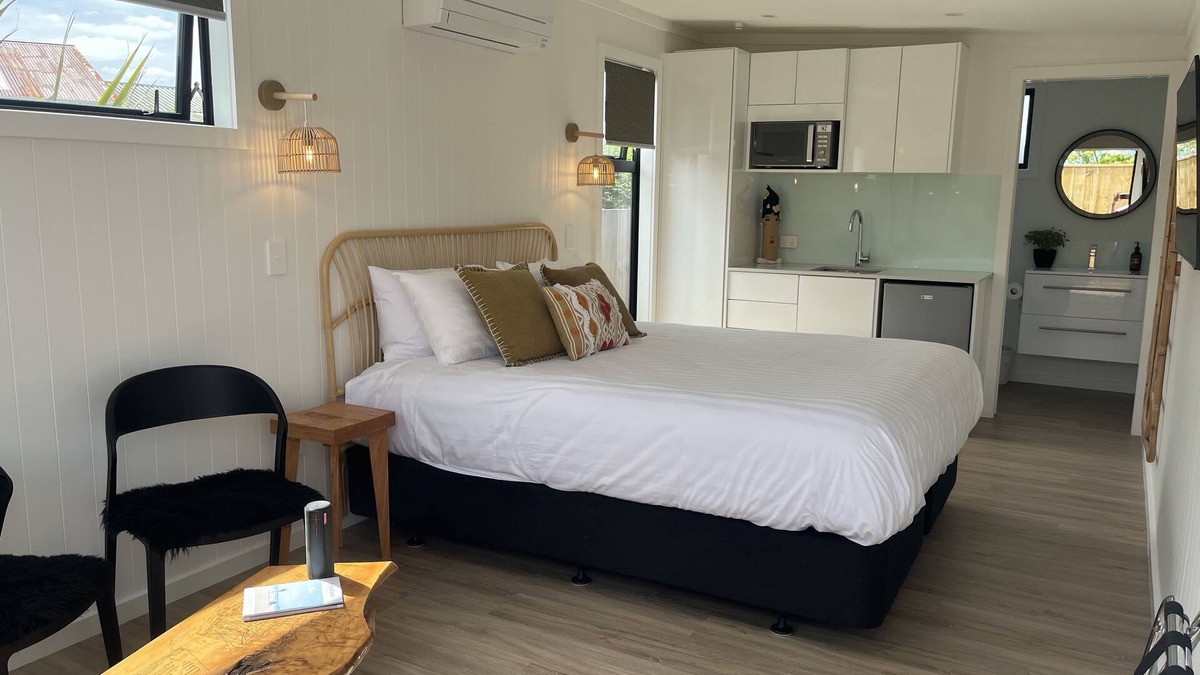 Matakana Apartment | Matakana Central 981 in the heart of Matakana walking distance to Village