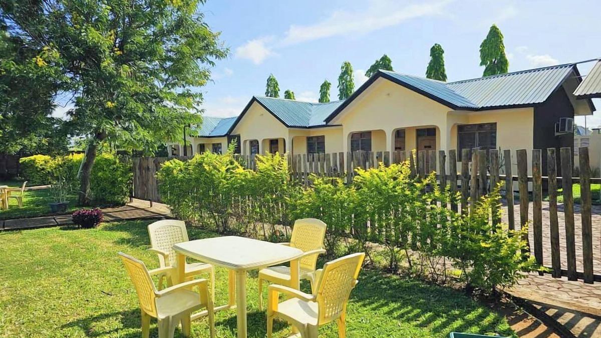 Mlingotini Cabin | MaTemu Square - 12 Cottages, Breakfast, Swimming