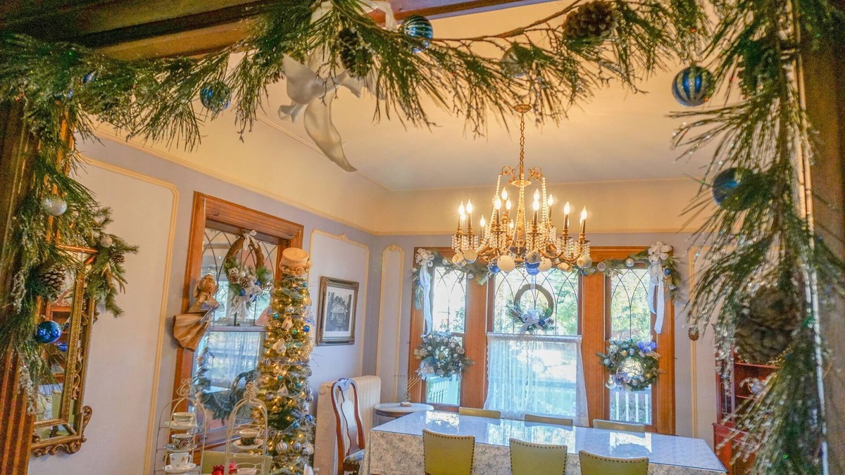 Toms River Bed & Breakfast | Mathis House, A Victorian Bed & Breakfast and Tea Room at 600 Main