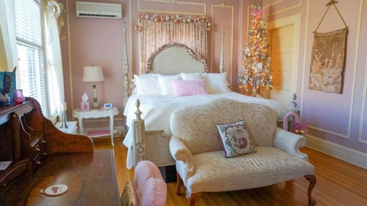 Toms River Bed & Breakfast | Mathis House Bed & Breakfast and Victorian Tea Room at the Jersey Shore