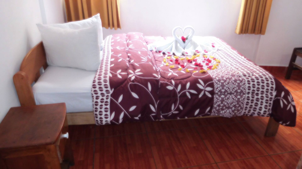 Aguas Calientes Hostel | matrimonial privado/sol naciente hostal/machupicchu