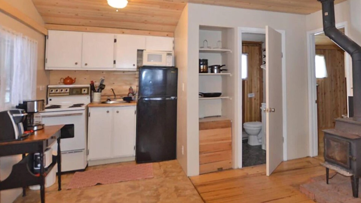 Papineau-Cameron Cottage | Mattawa River Resort
