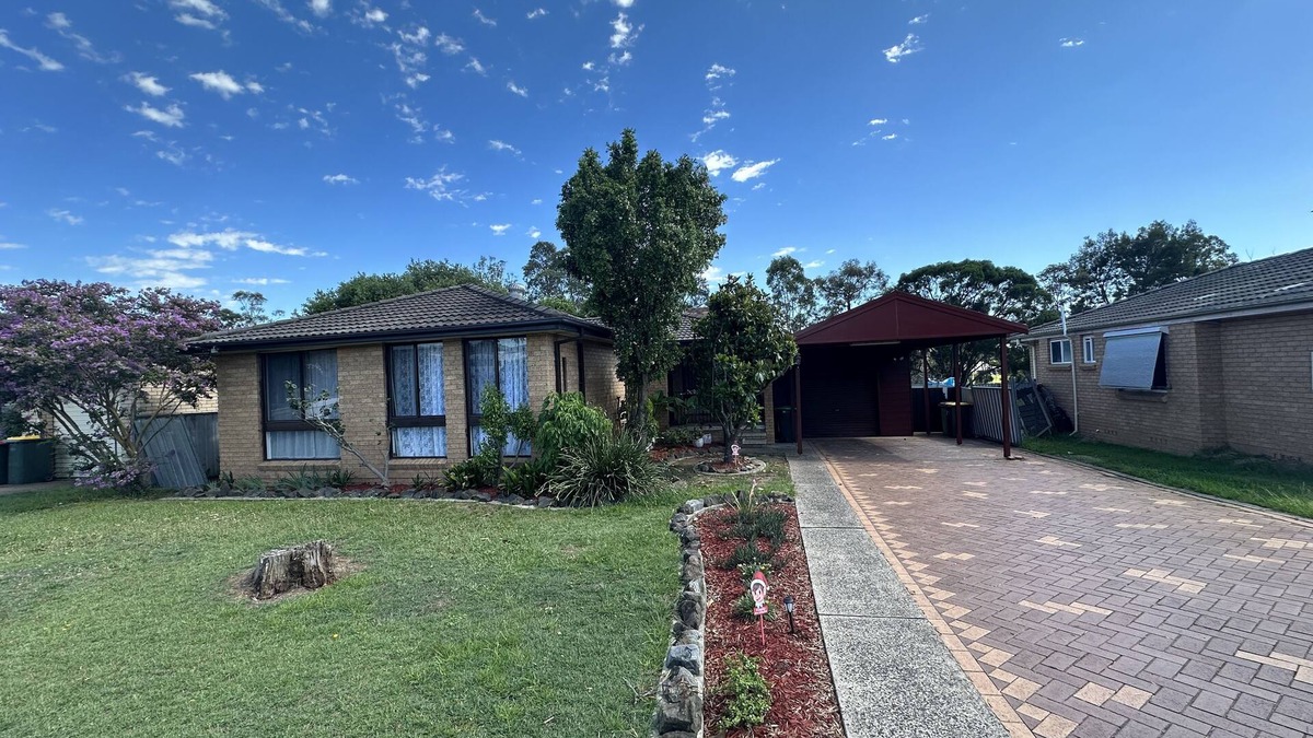 Cessnock House | Mavis by the golf course