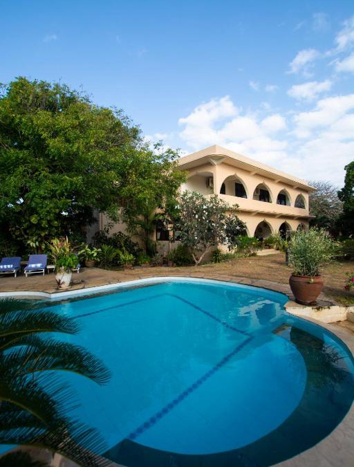 Kilifi Villa | Maweni House - Beachfront, Pool, AC & Cook