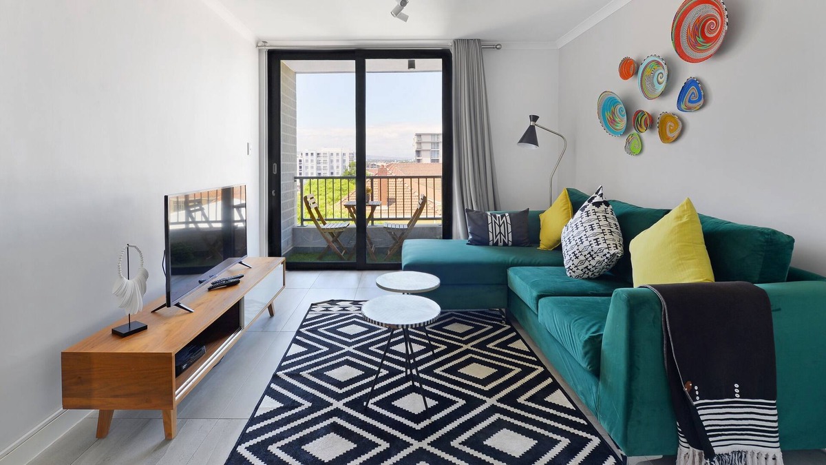 Observatory Apartment | Mawethu | Charming Observatory Apartment | Pool