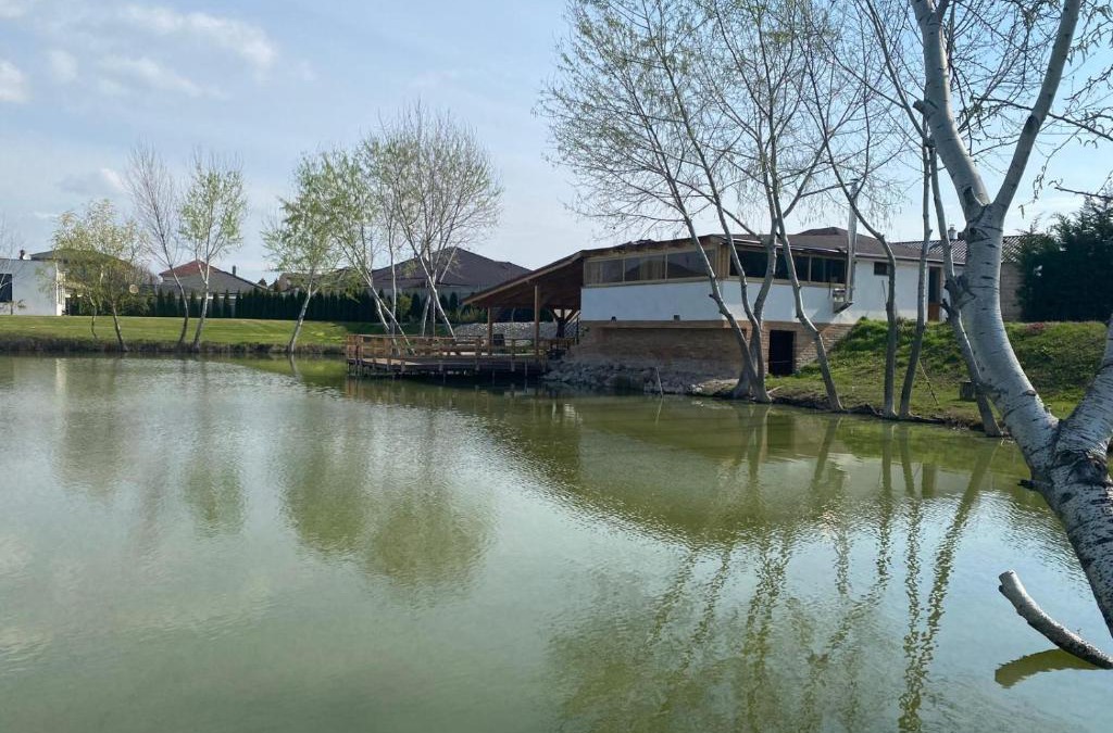 Trstice Apartment | MAX Apartmán pri jazere