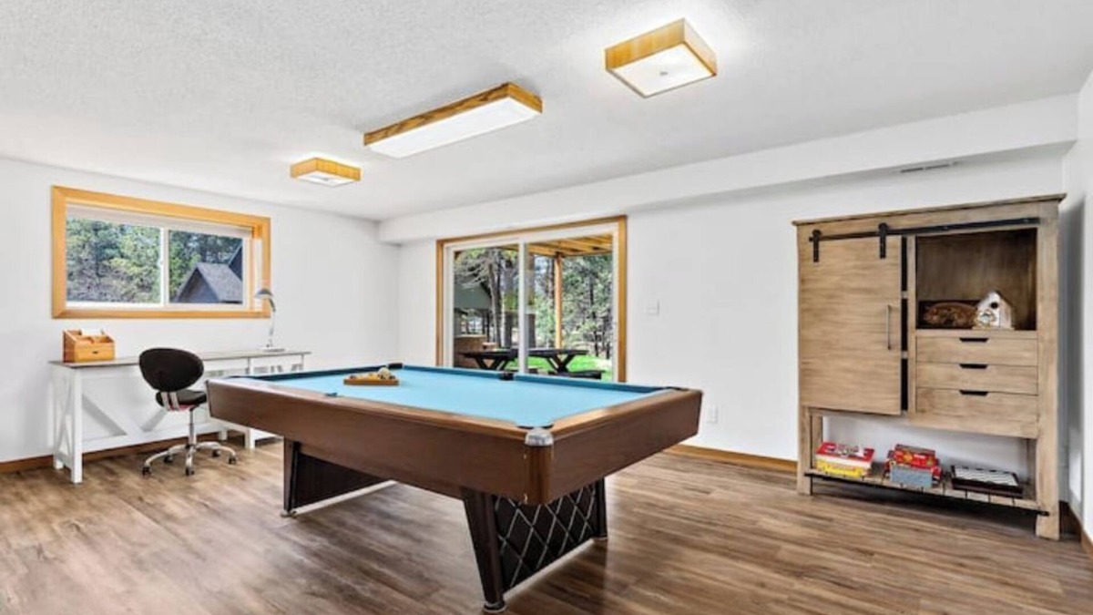 Colonial Pine Hills House | Max's Place