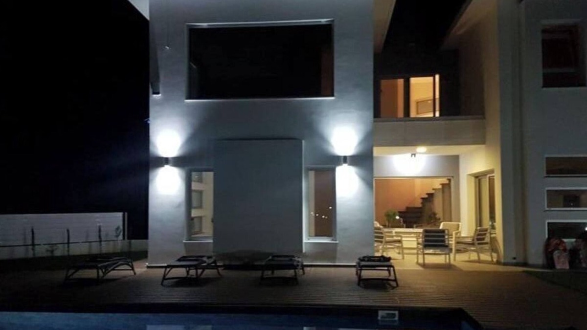 Monagri House | Maximos Luxury Villa with Pool - BREAKBOOKING - CY