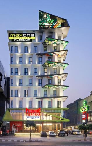 Gambir Hotel | MaxOne Platinum Hayam Wuruk