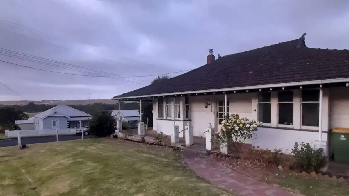 Casterton House | Maxwell Cottage - Casterton, VIC
