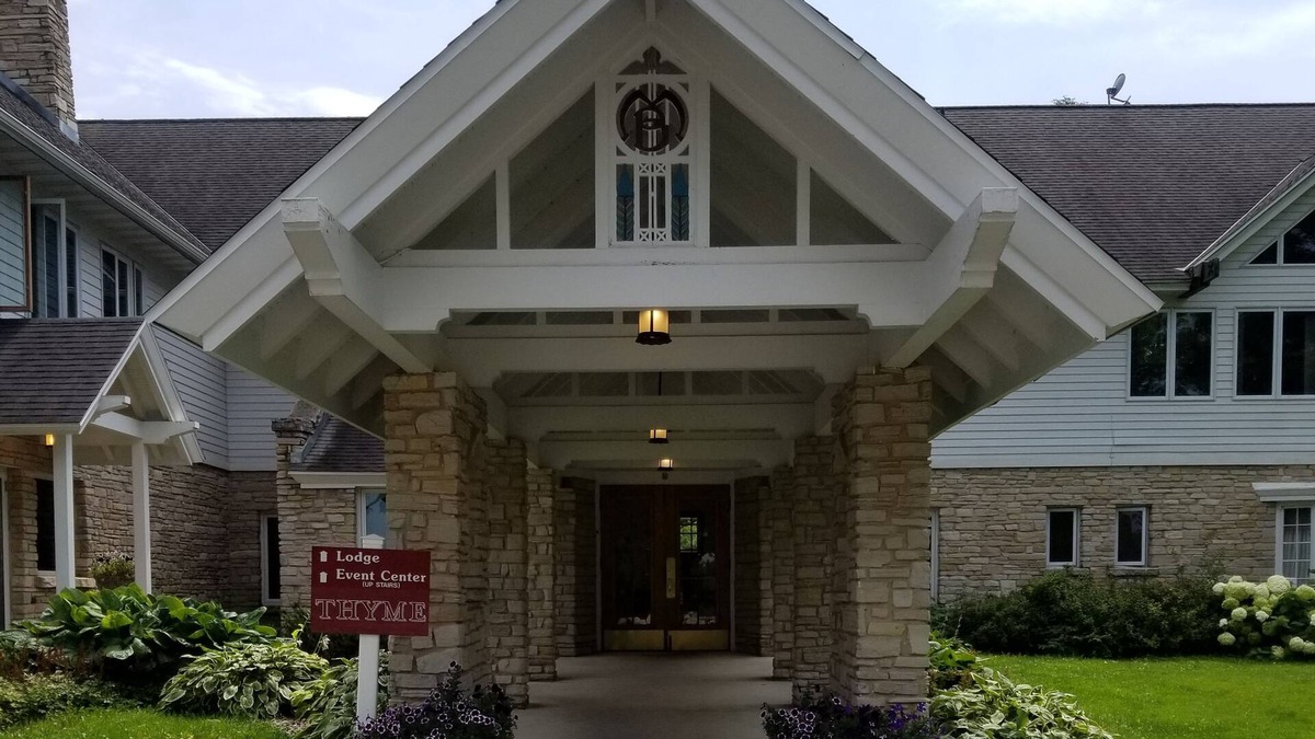 Baileys Harbor Cabin | Maxwelton Braes Lodge and Golf Course