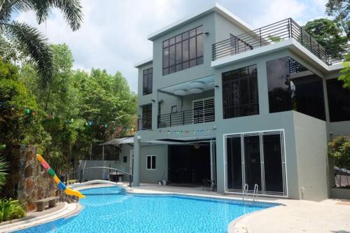 Rawang Villa | Maxxim Rainforest Retreat - Rawang