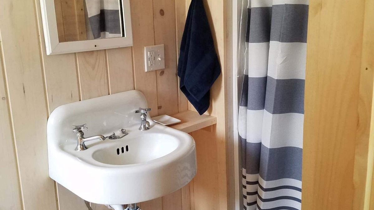Barton Cottage | May Brook Falls Cottages, Cottage #1