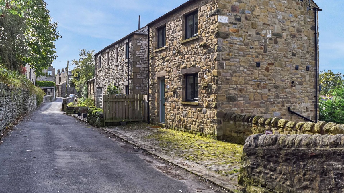 Giggleswick Cottage | May Cottage - UK12970