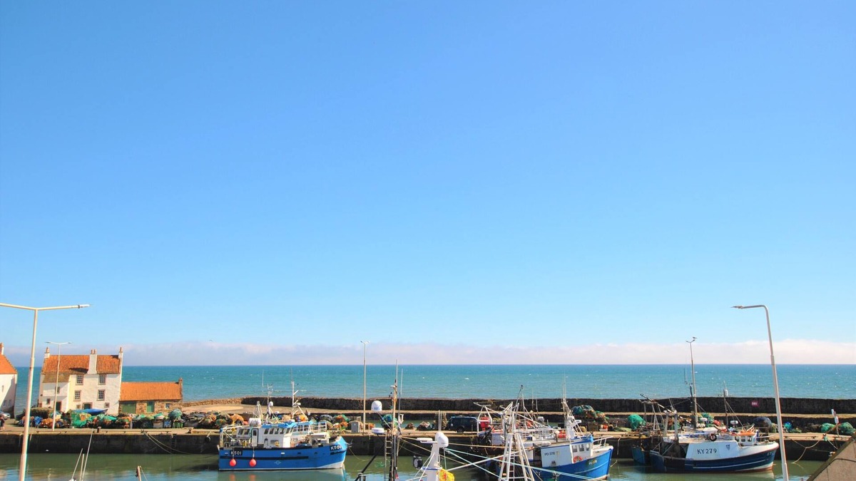 Pittenweem Apartment | May View - Two Bedroom Apartment, Sleeps 4