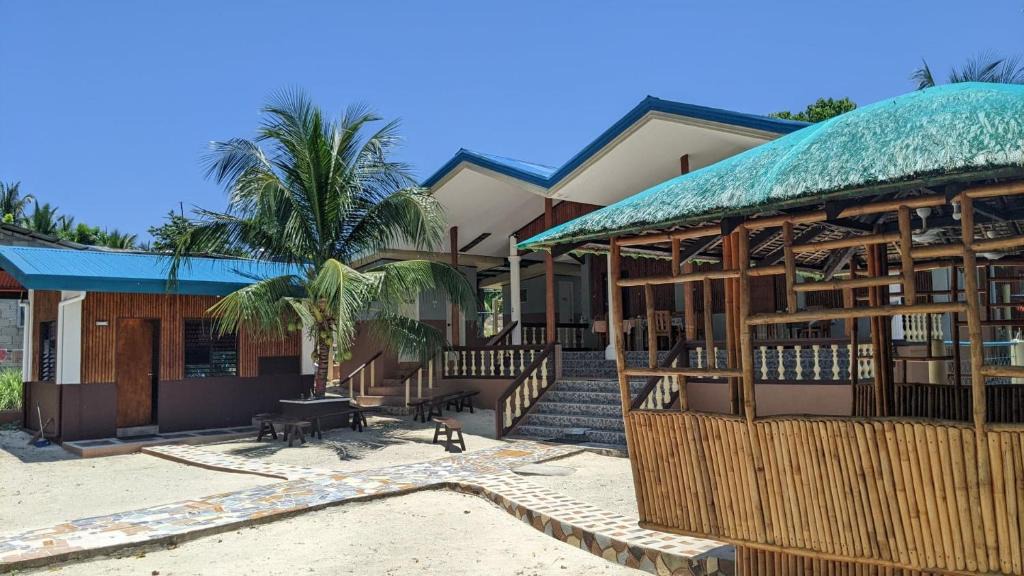 San Carlos City House | Maya Guest House - Sipaway Island