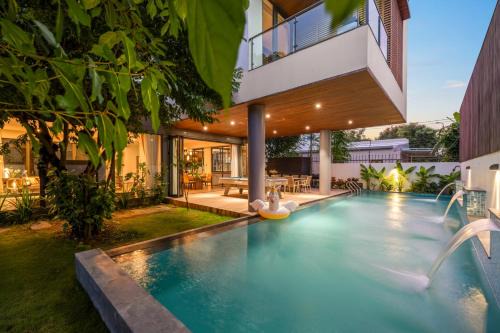 Ngu Hanh Son Villa | Maya Villa - Premier Modern Pool Villa