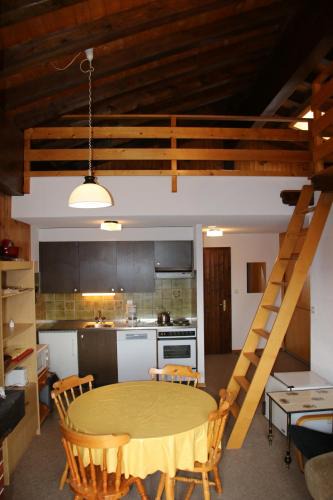 Les Mayens-de-Sion Apartment | Mayens de l Ours DZ 131 - MOUNTAIN apartment 6 per