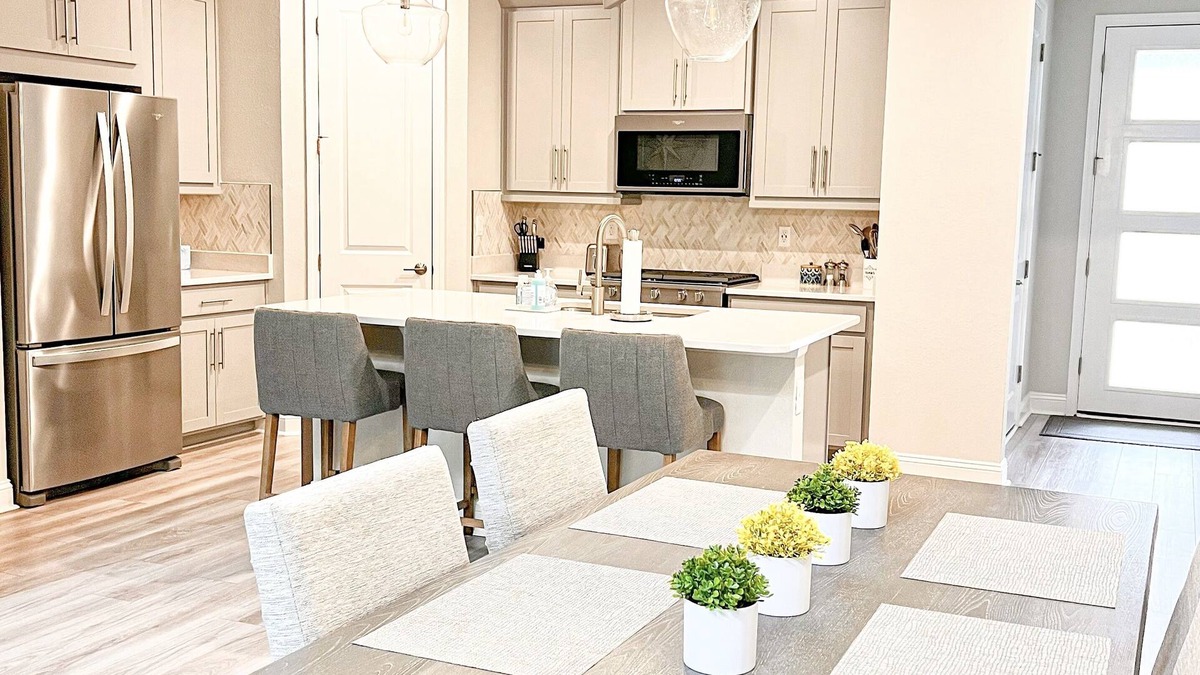 Beach Haven House | Mayo Clinic townhouse in San Pablo with Primary suite located on the 1st floor