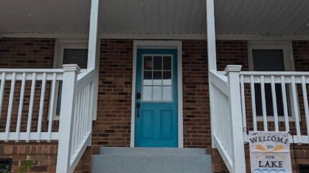 Roxboro House | Mayo Lake Getaway