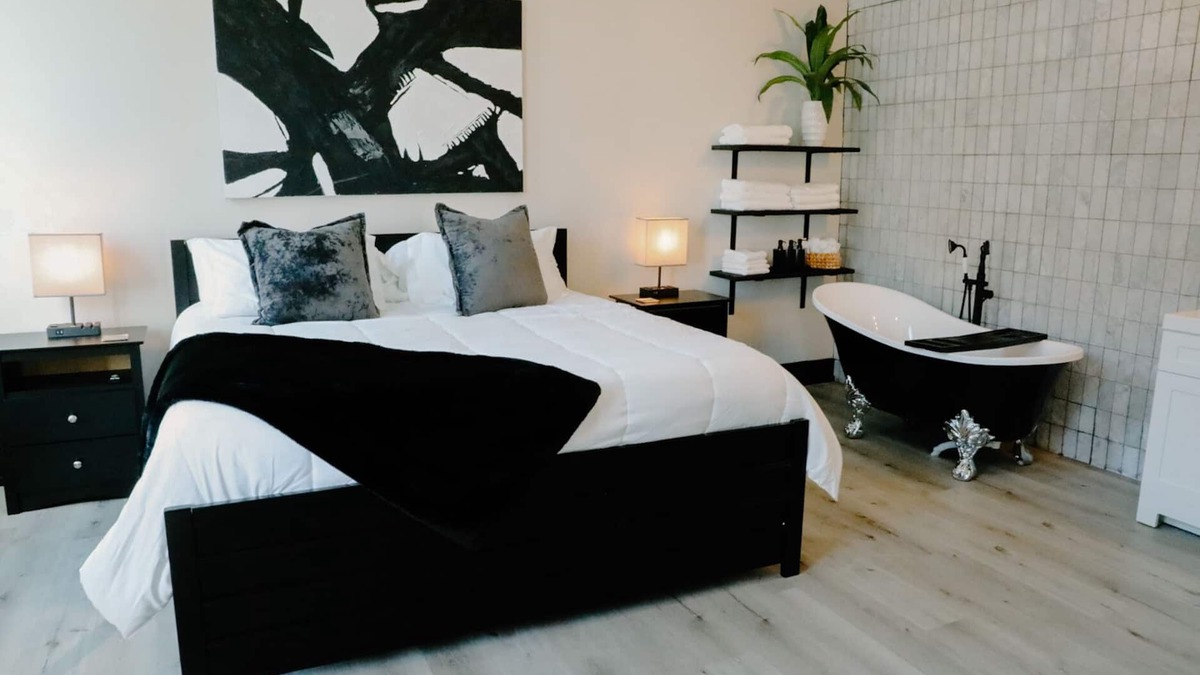 Aberdeen Apartment | Mayor's Suite offers a cozy loft for rent with beautiful historical views