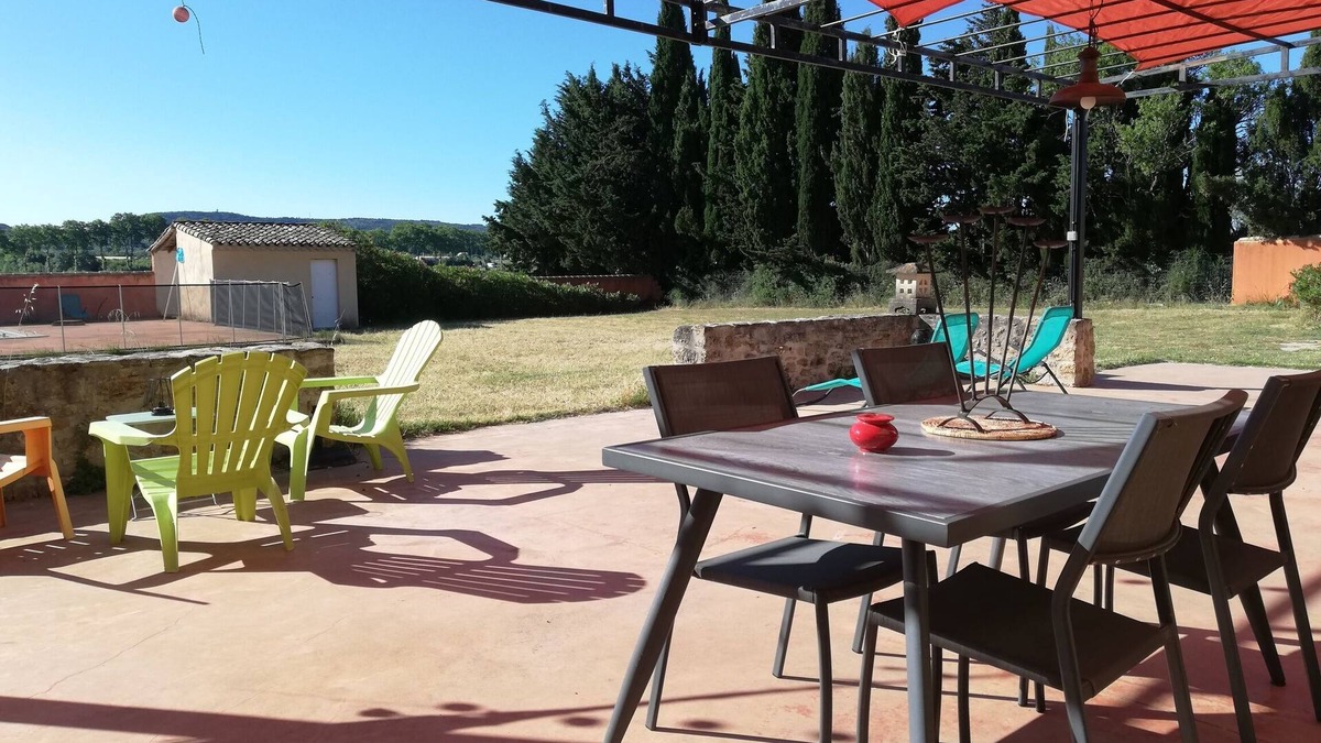 Cournonsec House | MAZET OF CHARACTER between vineyards and olive trees